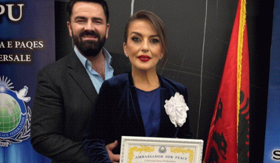Besiana Mehmedi nderohet me çmimin 'Ambasador i Paqes' në Tiranë