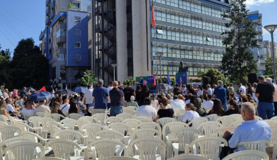 Qyteti i Mitrovicës e 'bojkoton' Pecin
