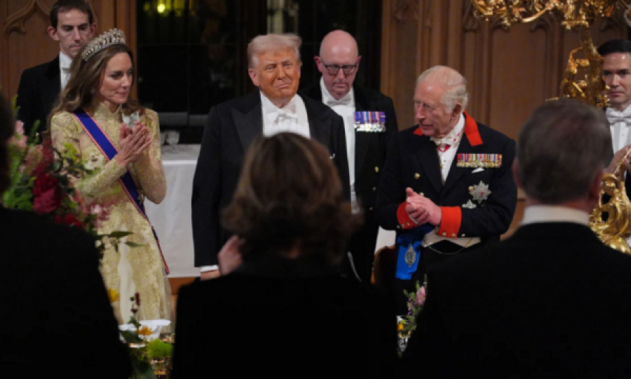 Britania e priti Trumpin si mbretin që ai imagjinon se është