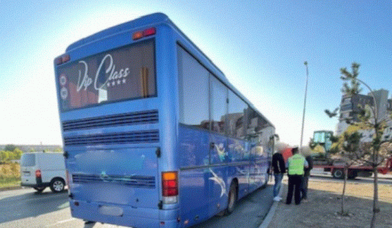 Policia e Kosovës gjobit autobusët që nuk ndalen në stacione