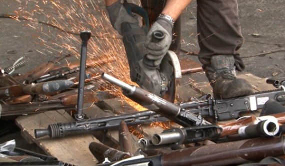 Policia e Kosovës shkatërron mbi 36 mijë armë të konfiskuara që nga viti 1999