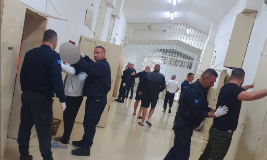 Policia me operacion bastisjeje në burgun e Dubravës