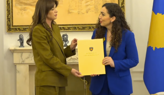Osmani ia dorëzon Haxhiut pozitën e ushtrueses së detyrës së presidentes