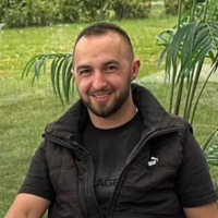 Ky është i riu që humbi jetën në një vetaksident