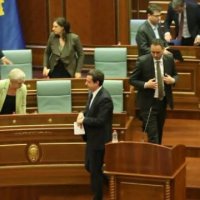 Detaje nga votimi për Presidenten, pro kandidates së VV Feride Rushiti 63 deputetë të shumicës