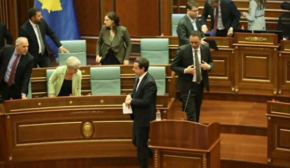 Detaje nga votimi për Presidenten, pro kandidates së VV Feride Rushiti 63 deputetë të shumicës