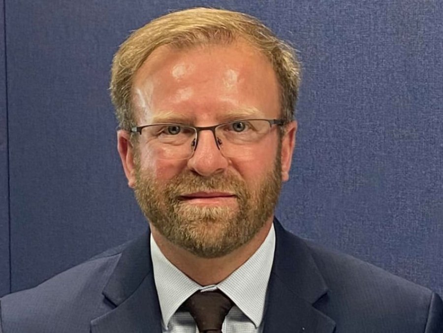 Abazi: Kurti e riktheu Osmanin afër për t’ia ngulur një thikë 