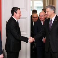 Plenkoviq njofton për takimin me Albin Kurtin