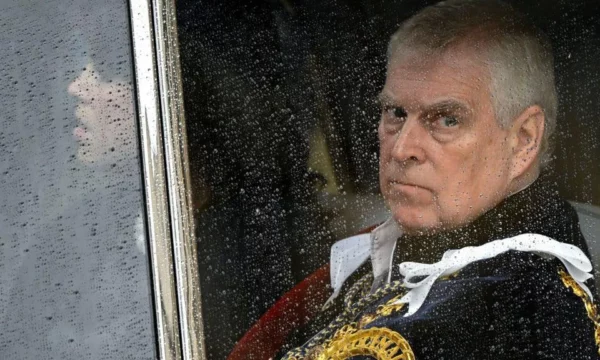 Australia mbështet heqjen e Andrew nga linja mbretërore