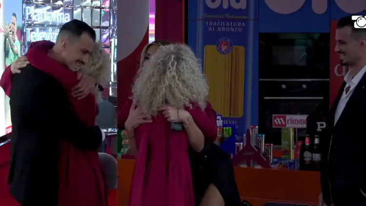 Mateo befasohet nga nëna e tij: Me Brikenën dukeni shumë bukur bashkë