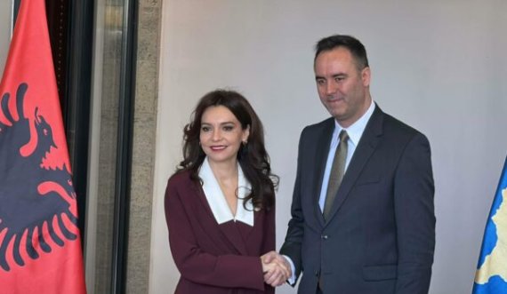 Konjufca e ka pritur në takim ministren Elisa Spiropali