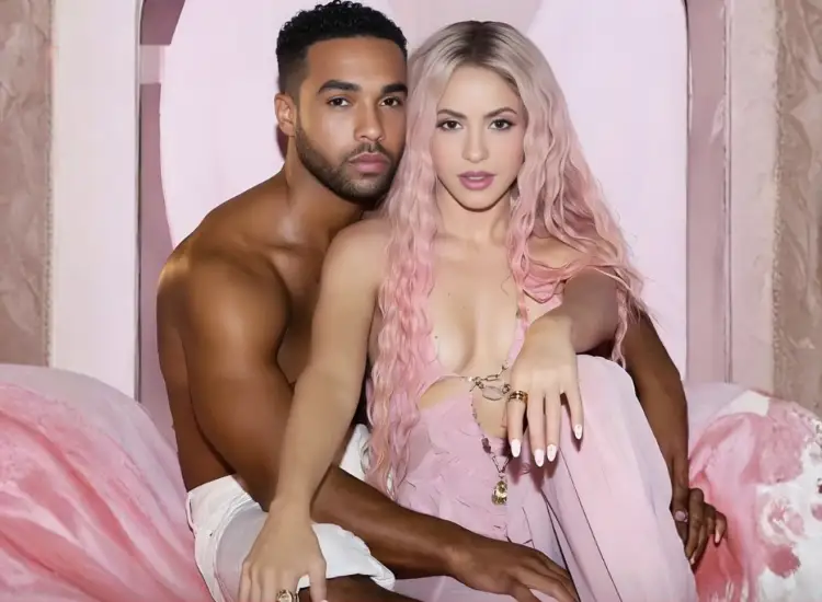 Shakira konfirmon lidhjen me aktorin 15 vite më të ri