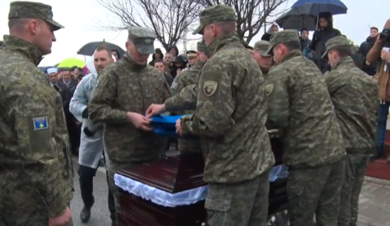 Nexhat Daci varroset me nderime të larta shtetërore