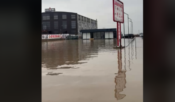 Ndërprehet qarkullimi për automjete në rrugën nacionale Prishtinë-Ferizaj