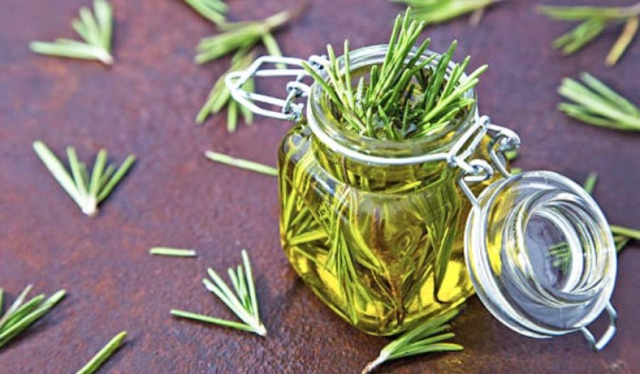Rozmarina njihet për efektet e saj të forta anti-inflamatore