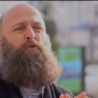 Ministria e lajmëron në polici Arianit Sllamnikun pasi dyshohet se iu jepte fëmijëve 'ilaçe për kafshë'