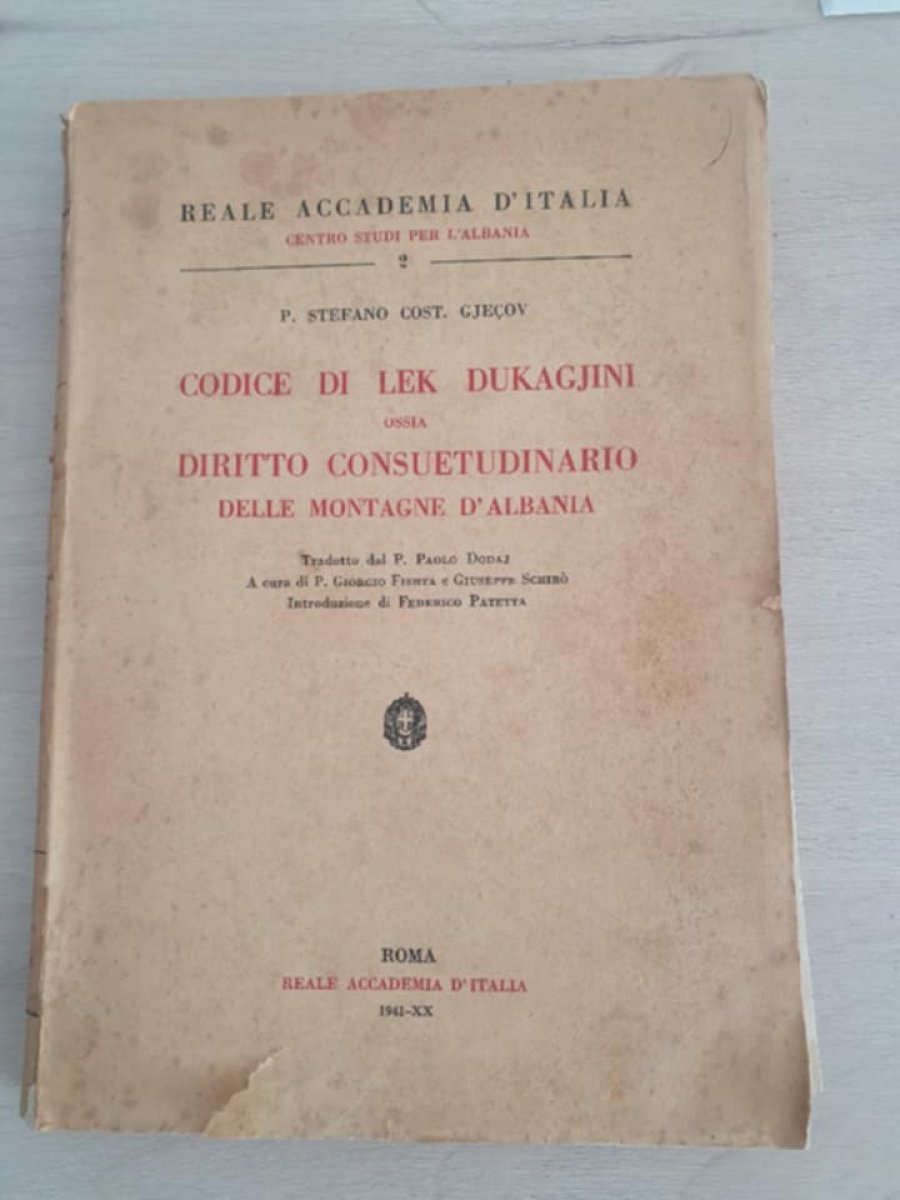 Kanuni i parë i Lekë Dukagjinit i përkthyer në gjuhë të huaj i botuar nga Akademia e Shkencave  të Italisë në vitin 1941
