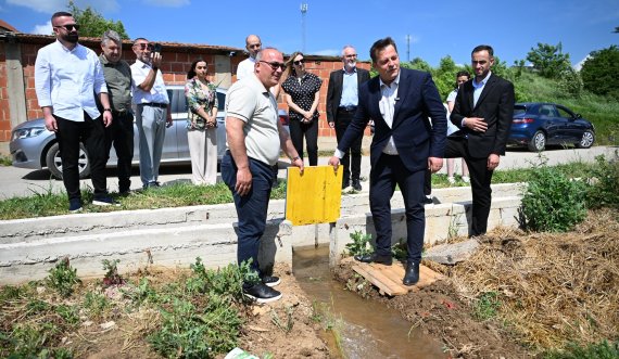 Muja e Bulliqi e përurojnë një vadë për ujitje
