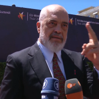 Tirana në marshim: 'Të munduarit' kundër perandorisë së Edi Ramës