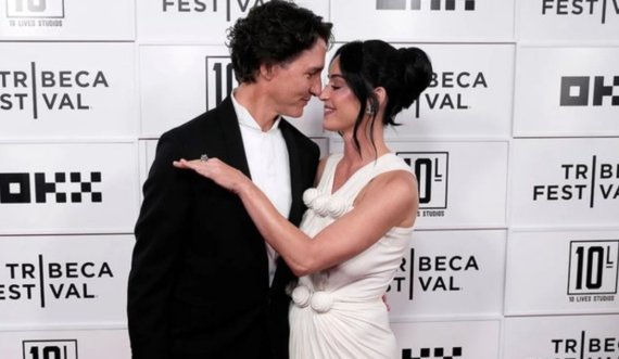 Katy Perry dhe ish-kryeministri kanadez ndezin tapetin e kuq