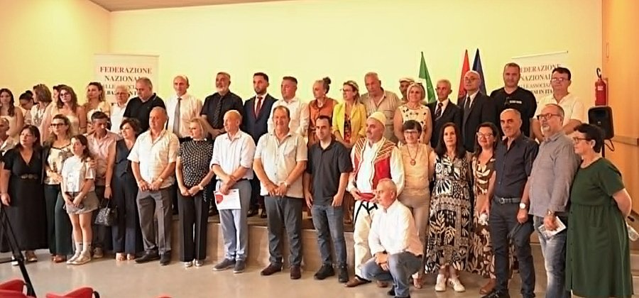 Zoti e bekoftë idealin e bashkimit kombëtar!