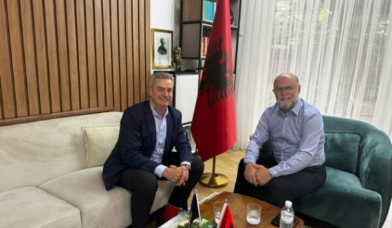 Malaj ka zhvilluar një takim me ambasadorin britanik Jonathan Hargreaves