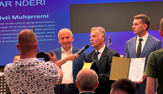 Prof. Dr. Hivzi Muharremi është shpallur 'Qytetar Nderi' i Pejës