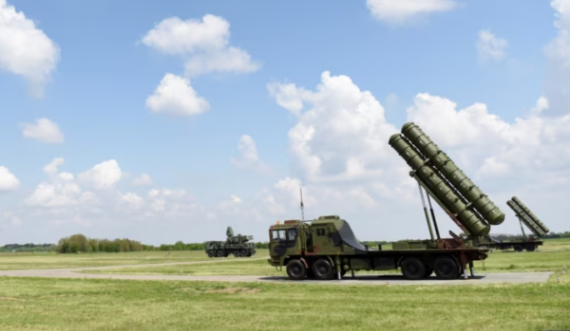 Serbia blen raketa kineze me rreze të gjatë