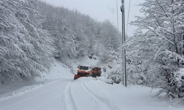 Rruga Pejë-Kullë-Rozhajë mbetet e mbyllur për qarkullim