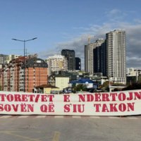 Aksion simbolik për 1 Maj: Punëtorët ndërtojnë shtetin