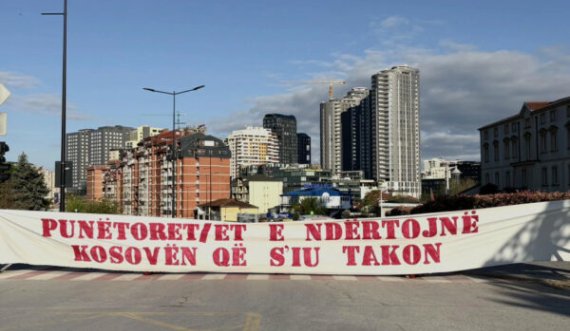 Aksion simbolik për 1 Maj: Punëtorët ndërtojnë shtetin