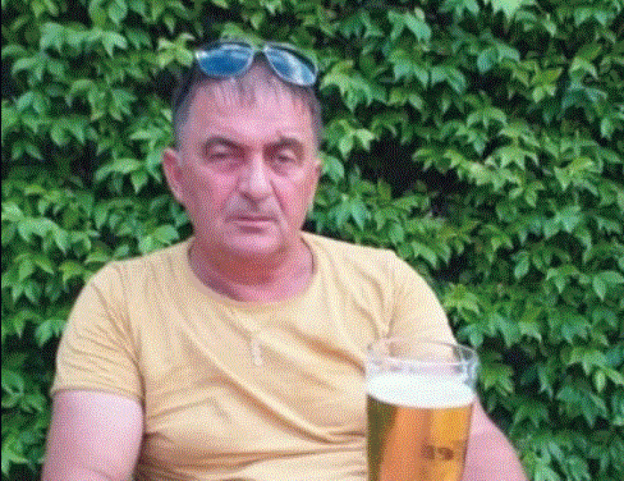 Ky është shoferi që me veturë i goditi për vdekje dy fëmijë derisa i treti po lufton për jetën