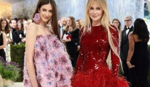 Vajza e Nicole Kidman i vë 'flakën' tapetit të kuq