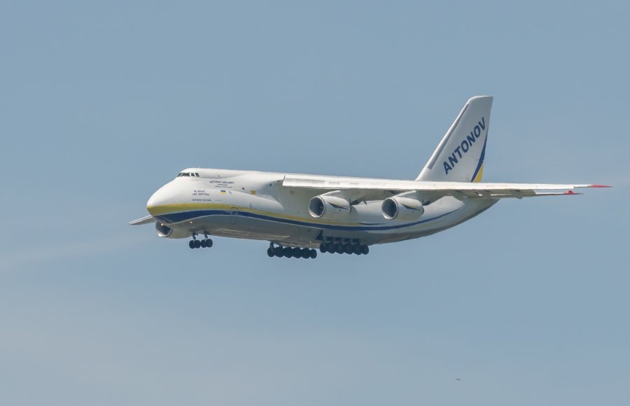  Avioni më i madh në botë i transportit ushatrak ka ateruar në Kosovë
