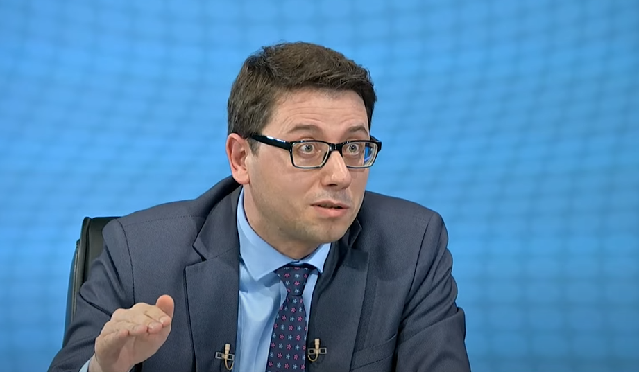 Murati: Studentët dhe punëtorët e sektorit privat duhet të aplikojnë për 100 eurot 
