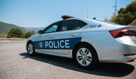 Kjo është zyrtarja policore që u kap e zhveshur me kolegun në veturën e policisë