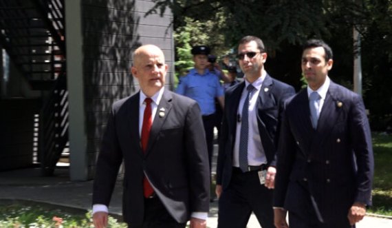 Keith Self dhe Suhas Subramanyam kanë filluar takimin me kryeministrin Kurti